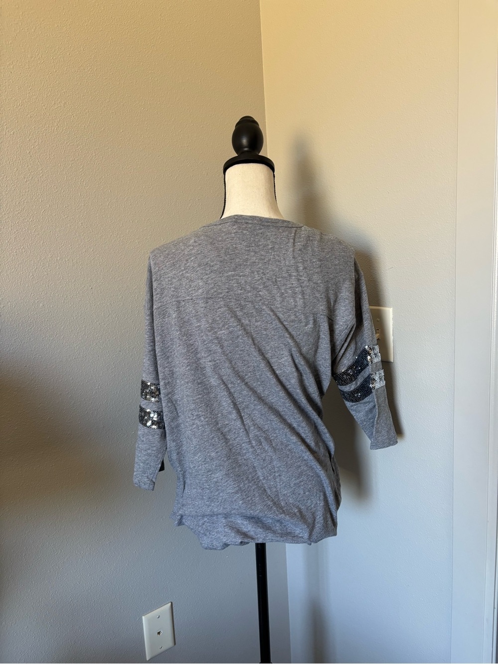 PINK Victoria's Secret Heather Gray Logo Tee - Picture 5 of 5